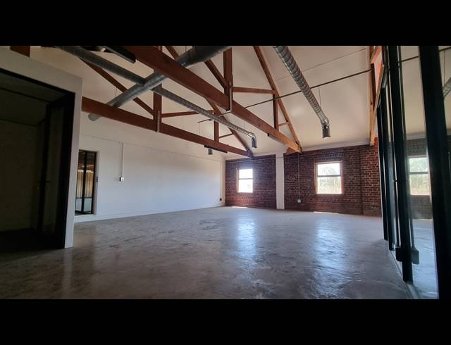 303M² OFFICE FOR SALE IN WOODSTOCK